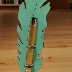 Pluma con base porta boligrafo